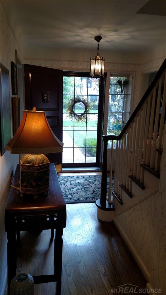 1025 Bishop Road Grosse Pointe, MI 48230 - Photo 8 of 22 31260252-7.JPG