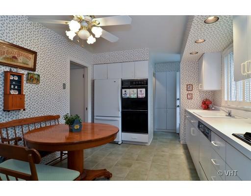 1540 Sunset Ridge Road Glenview, IL 60025 - Photo 4 of 10