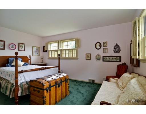 1540 Sunset Ridge Road Glenview, IL 60025 - Photo 9 of 10