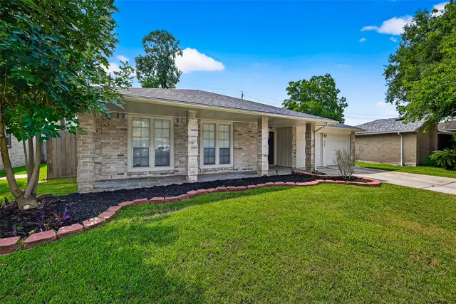 $320,000 | 2403 Barrington Pl Drive, Sugar Land, TX 77478