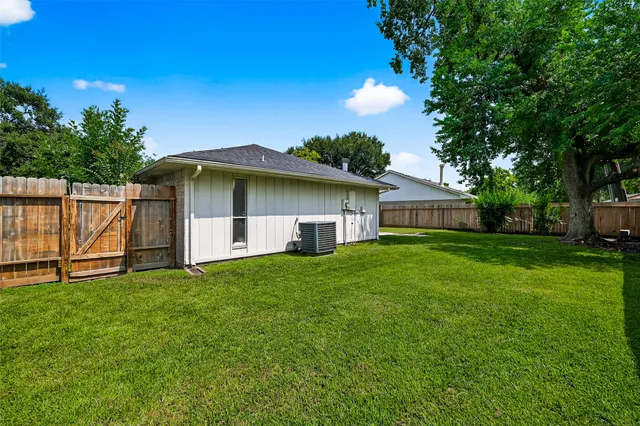 $320,000 | 2403 Barrington Pl Drive, Sugar Land, TX 77478