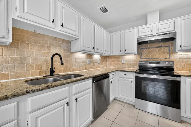 $320,000 | 2403 Barrington Pl Drive, Sugar Land, TX 77478