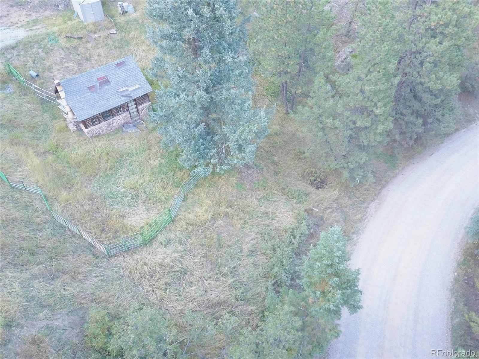 10013 McKinney Road Littleton, CO 80127 - Photo 23 of 25 a view of a dry yard with a dry yard
