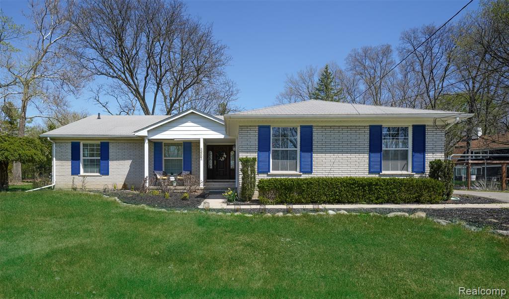 34361 Quaker Valley Road Farmington Hills, MI 48331 - Photo 1 of 62 Gallery Image 1