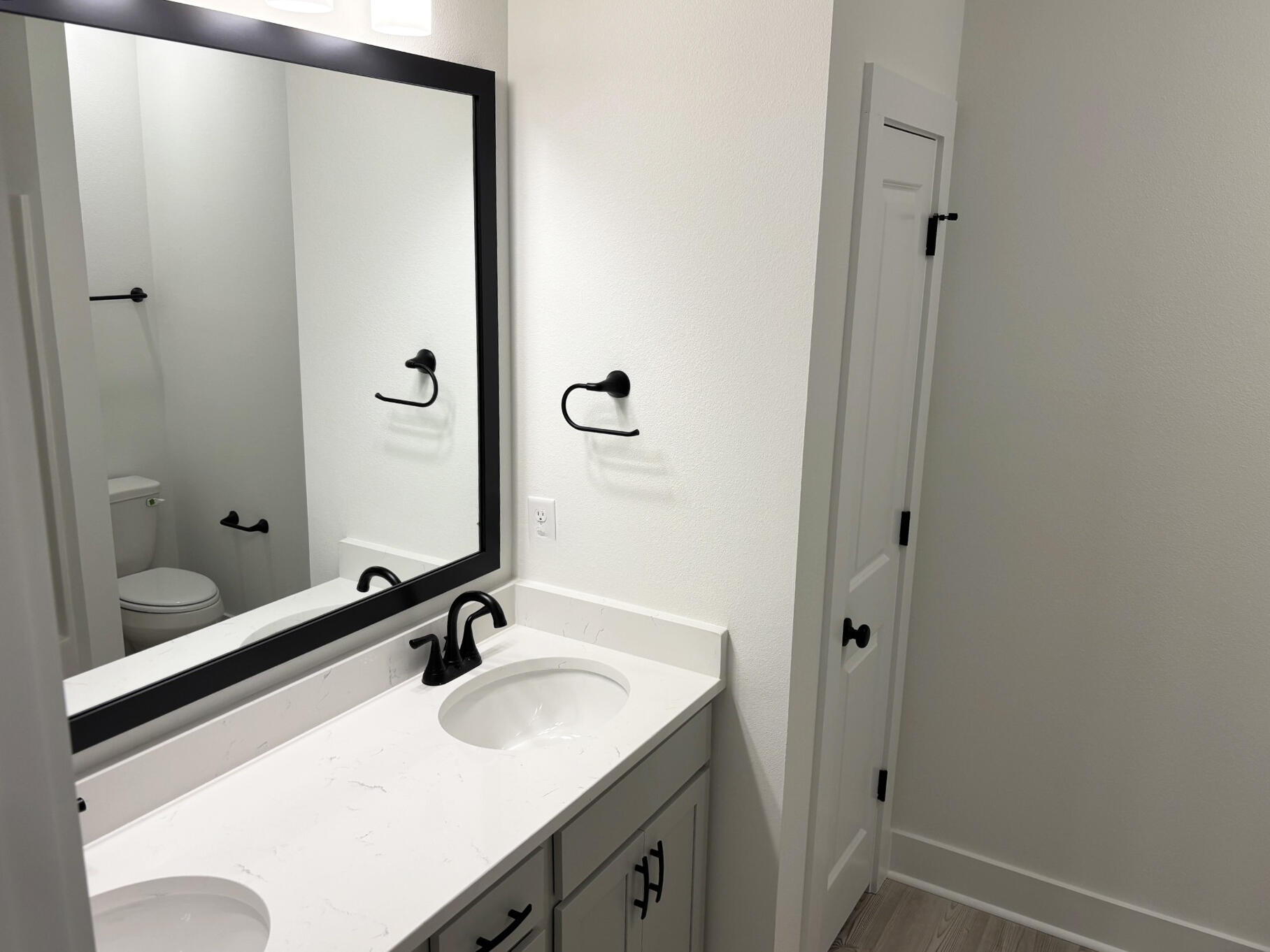 2701 Louis Circle Crestview, FL 32536 - Photo 19 of 25 Hall Bath copy