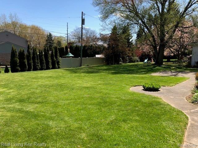 2055 Wayward Drive Rochester Hills, MI 48309 - Photo 4 of 41