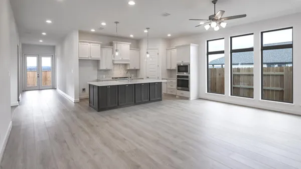 $449,900 | 654 Bay Breeze Drive, Kyle, TX 78640