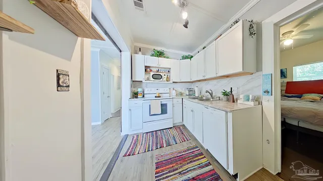 $209,900 | 10 North Jamaica Street, Pensacola, FL 32507