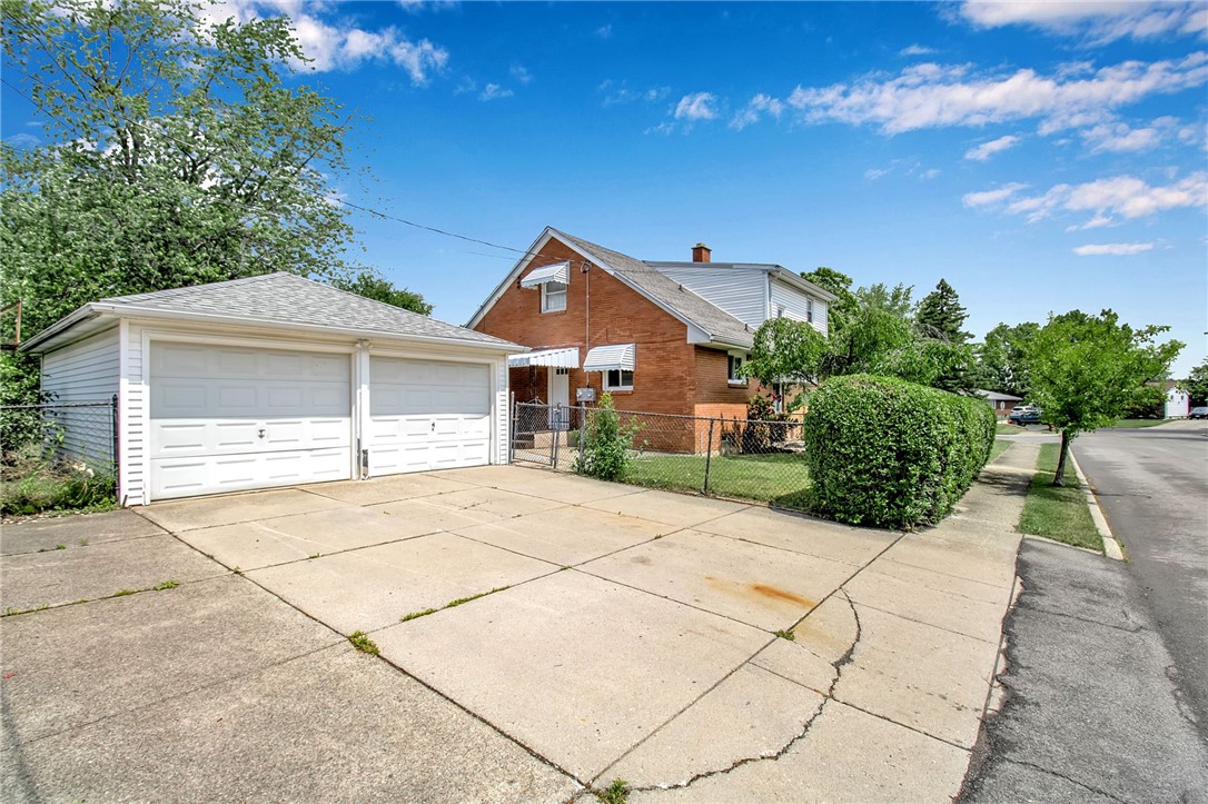 4 Chaplin Drive Tonawanda Town, NY 14223 - Photo 36 of 48