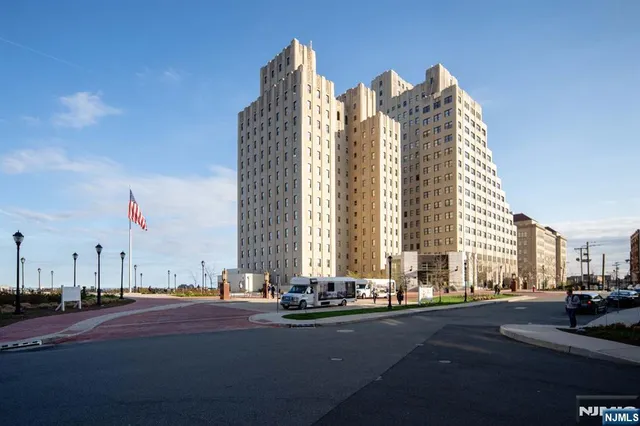 $564,900 | 4 Beacon Way, Unit 502, Jersey City, NJ 07304