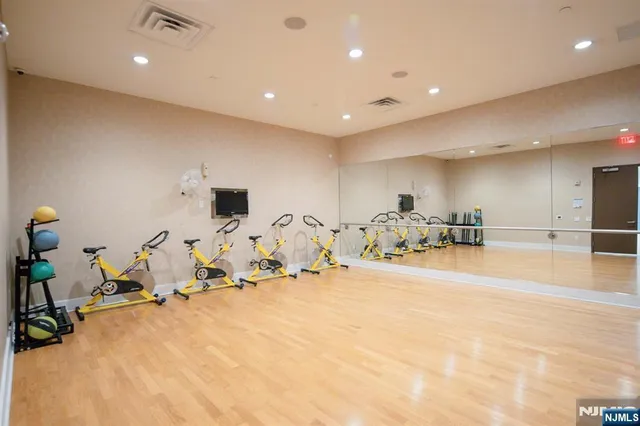 $564,900 | 4 Beacon Way, Unit 502, Jersey City, NJ 07304