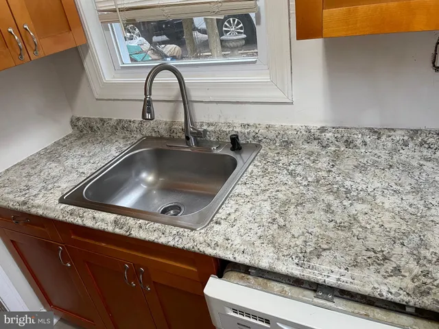 $2,395 | 5012 Suitland Road, Suitland, MD 20746