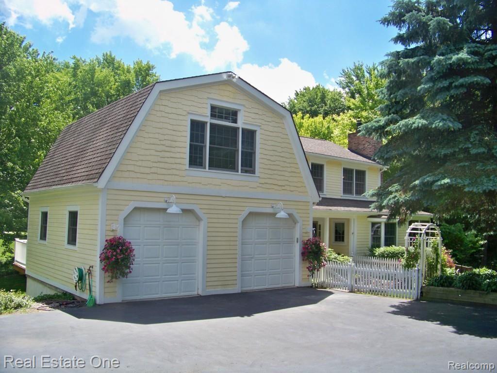 3208 North Tipsico Lake Road Hartland, MI 48353 - Photo 35 of 87 159.jpg