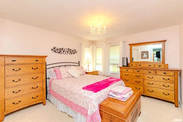 $170,000 | 619 Spring Street, Washington, IL 61571