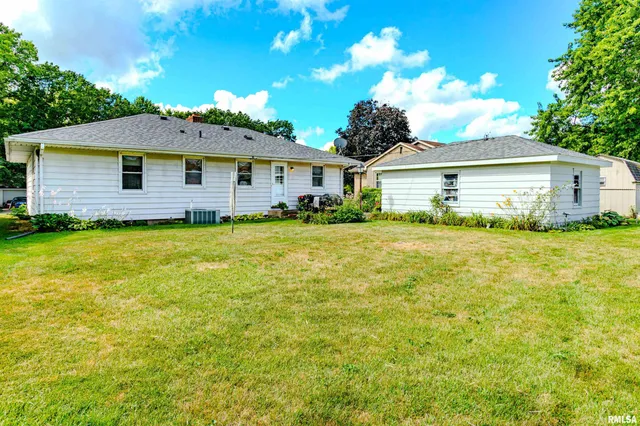 $170,000 | 619 Spring Street, Washington, IL 61571