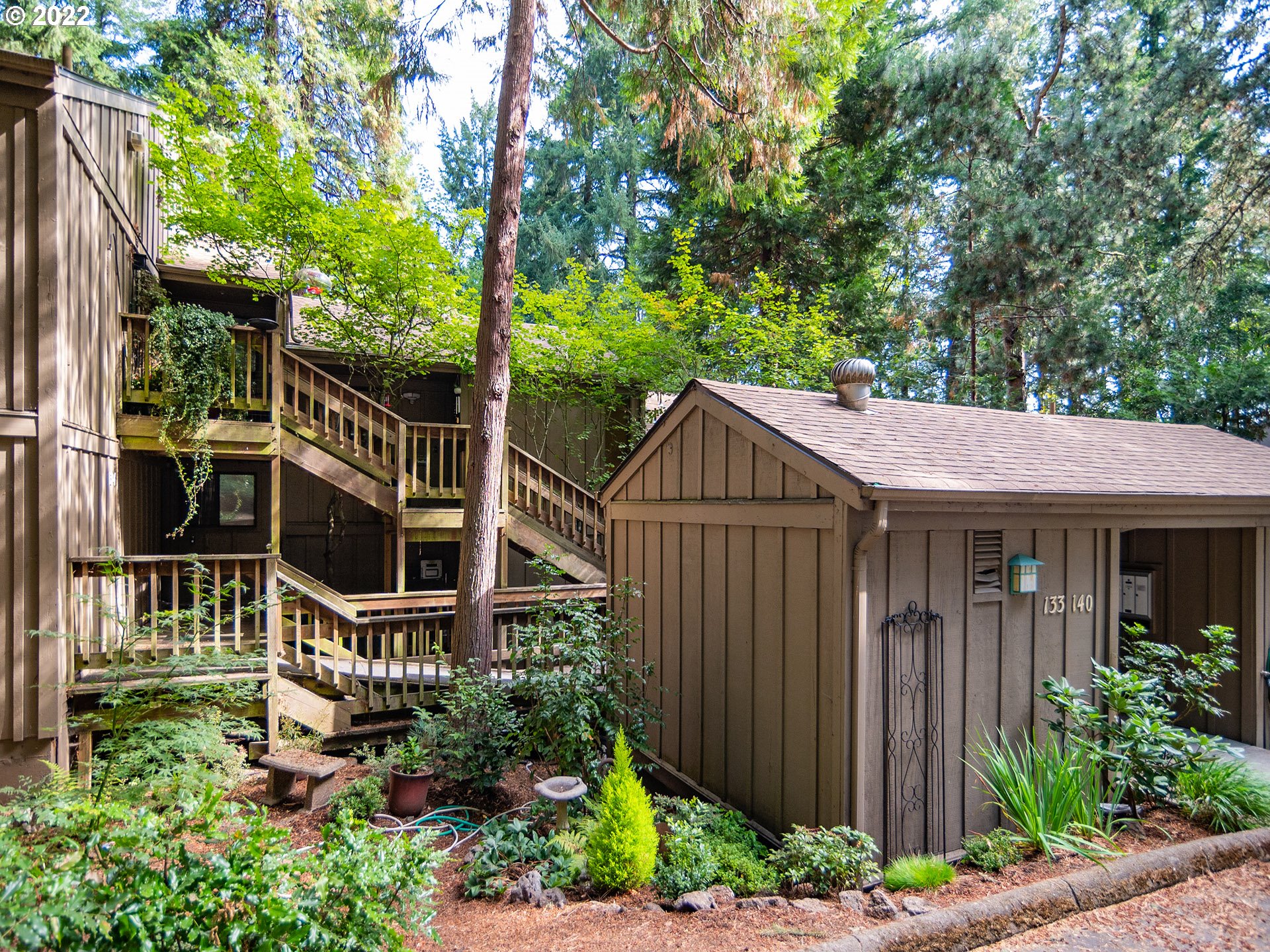 133 Treehill Loop Eugene, OR 97405 - Photo 1 of 27 Gallery Image 1