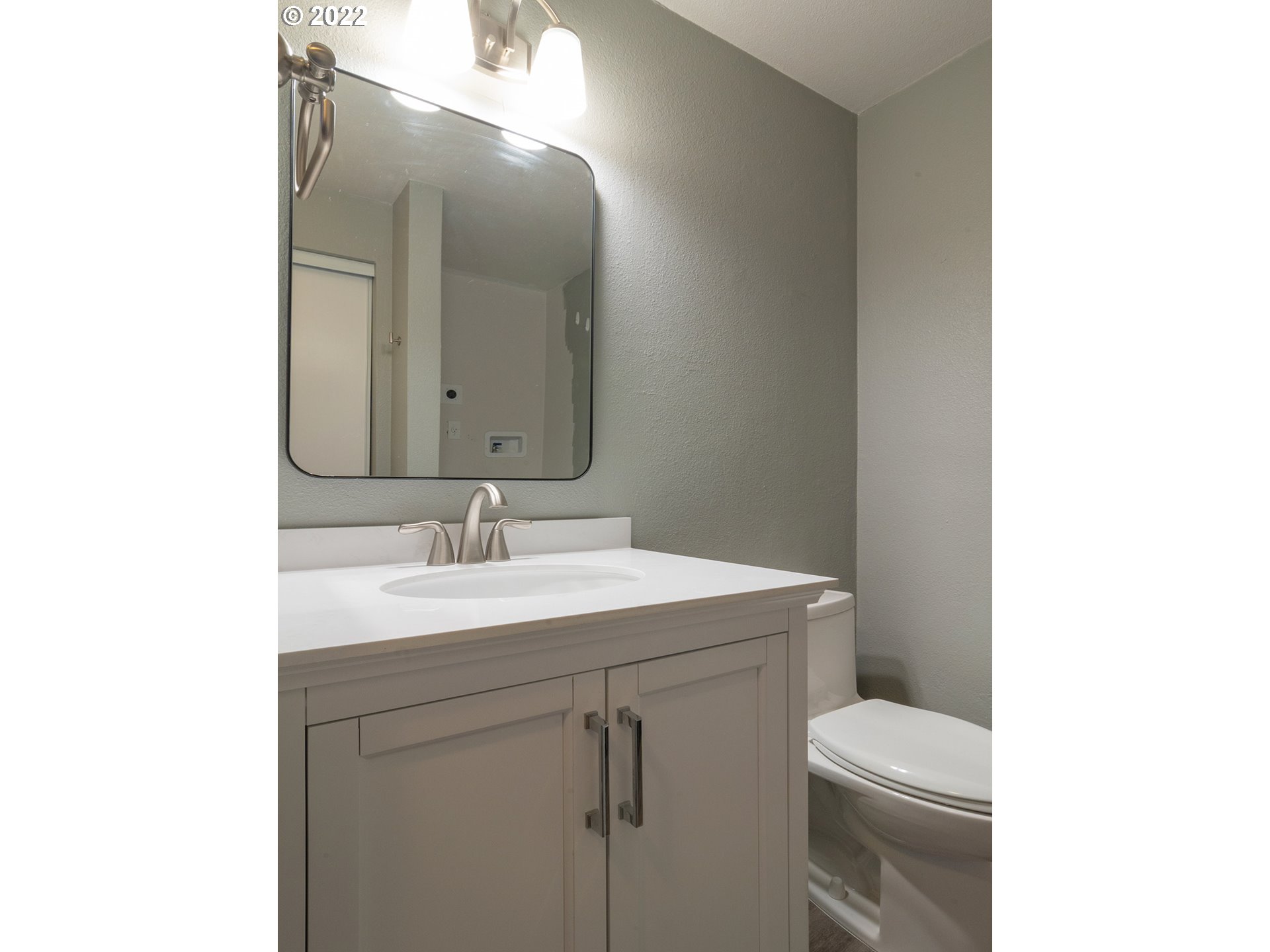 133 Treehill Loop Eugene, OR 97405 - Photo 24 of 27 Gallery Image 24