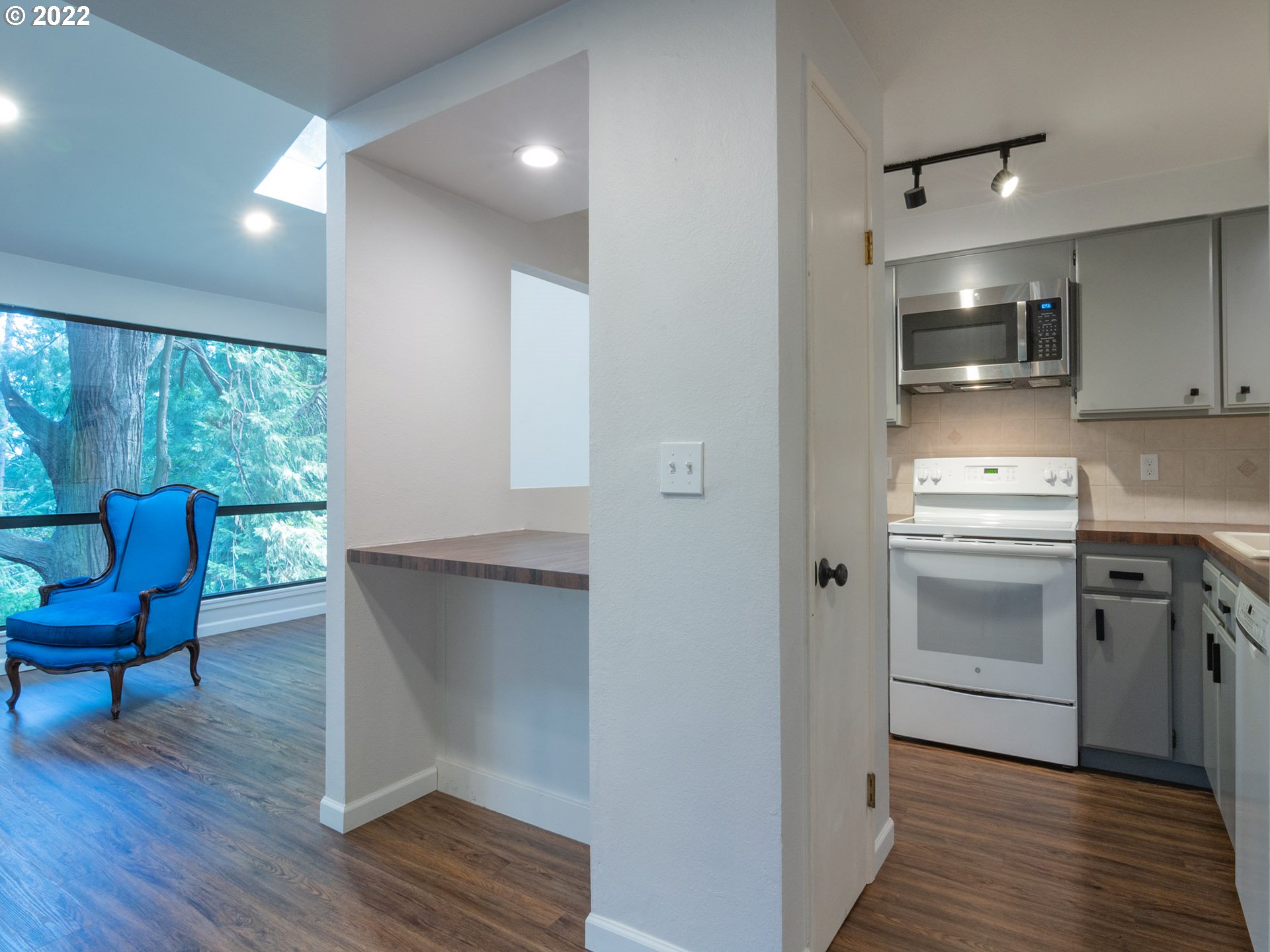 133 Treehill Loop Eugene, OR 97405 - Photo 6 of 27 Gallery Image 6