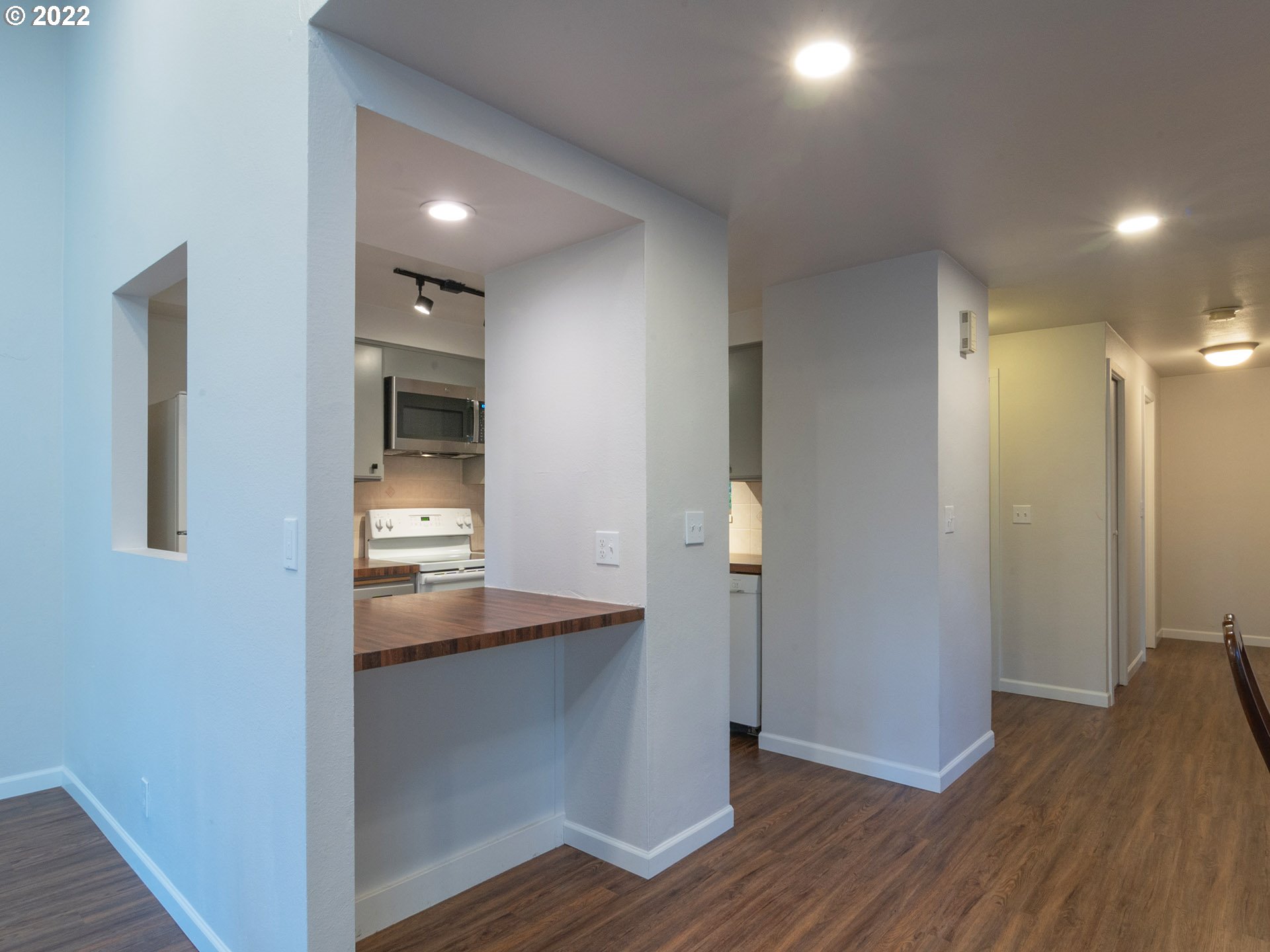 133 Treehill Loop Eugene, OR 97405 - Photo 10 of 27 Gallery Image 10