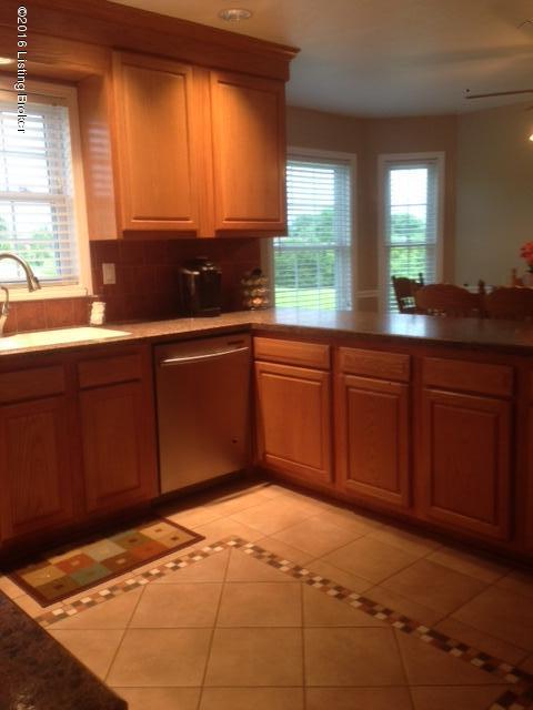 15916 Brush Run Road Louisville, KY 40299 - Photo 12 of 27 IMG_3174