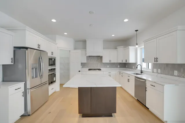 $714,900 | 470 Sea Wing Boulevard, Prescott, WI 54021