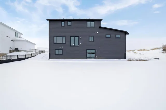 $714,900 | 470 Sea Wing Boulevard, Prescott, WI 54021