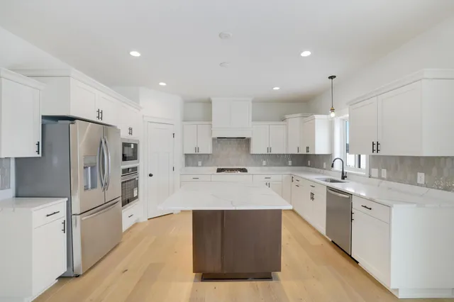 $714,900 | 470 Sea Wing Boulevard, Prescott, WI 54021