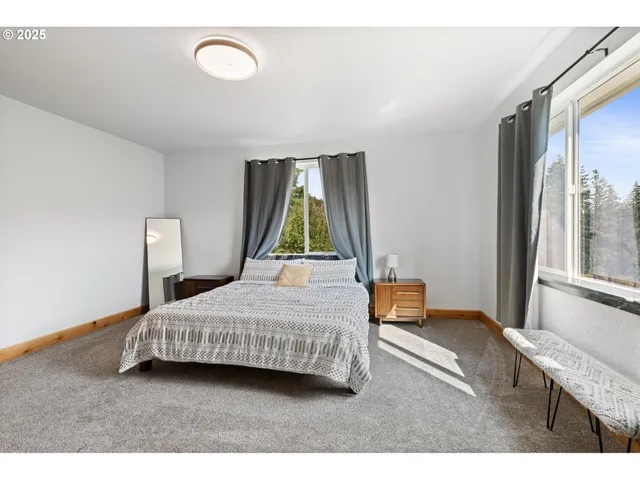 $1,599,000 | 47555 McKenzie Highway, Vida, OR 97488