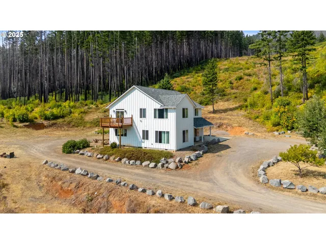 $1,599,000 | 47555 McKenzie Highway, Vida, OR 97488