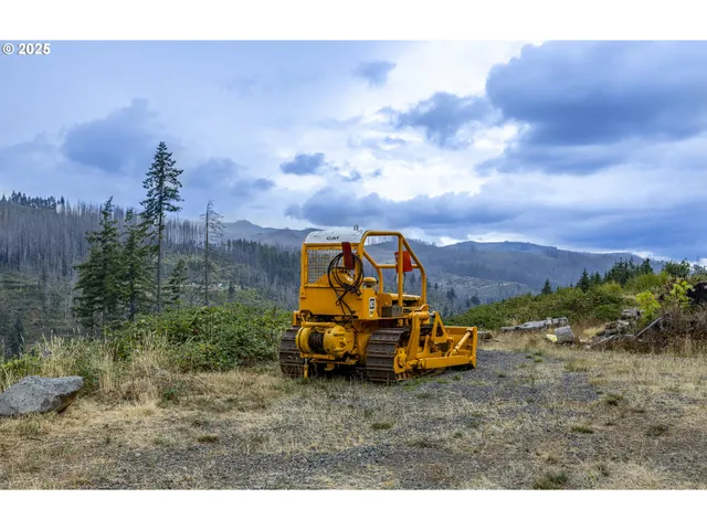 $1,599,000 | 47555 McKenzie Highway, Vida, OR 97488