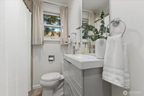 $1,609,000 | 6523 40th Avenue Northeast, Seattle, WA 98115