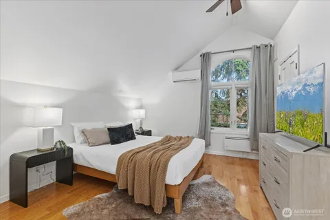 $1,609,000 | 6523 40th Avenue Northeast, Seattle, WA 98115