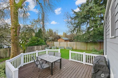 $1,609,000 | 6523 40th Avenue Northeast, Seattle, WA 98115