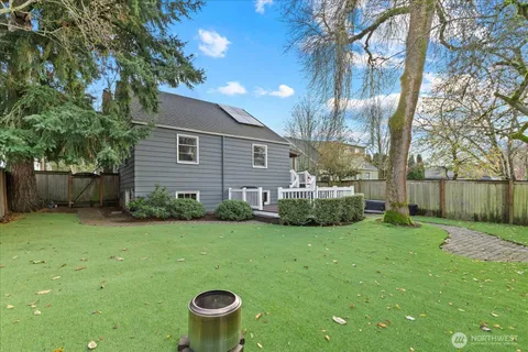 $1,609,000 | 6523 40th Avenue Northeast, Seattle, WA 98115