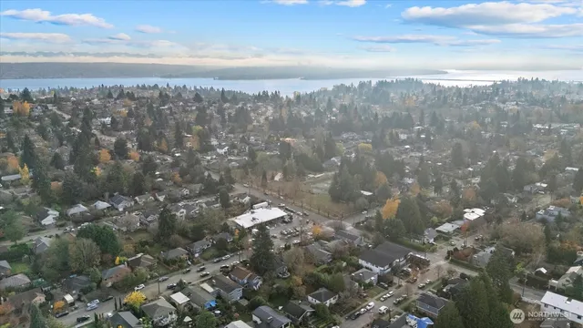 $1,599,000 | 6523 40th Avenue Northeast, Seattle, WA 98115