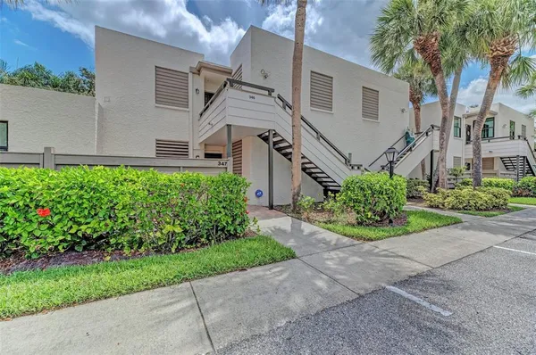 $1,900 | 346 Springdale Drive, Unit 346, Bradenton, FL 34210
