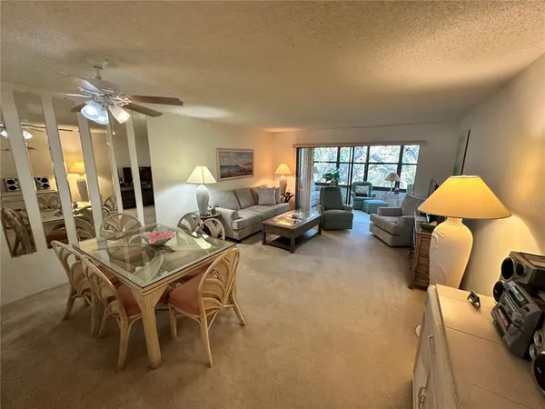 $1,900 | 346 Springdale Drive, Unit 346, Bradenton, FL 34210
