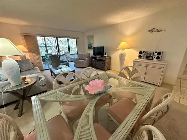 $1,900 | 346 Springdale Drive, Unit 346, Bradenton, FL 34210
