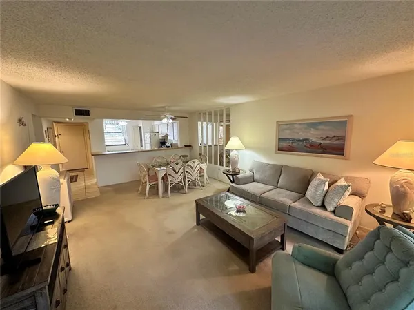$1,900 | 346 Springdale Drive, Unit 346, Bradenton, FL 34210