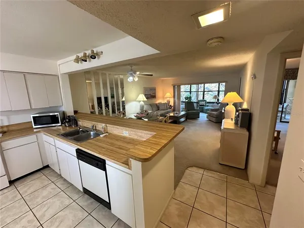 $1,900 | 346 Springdale Drive, Unit 346, Bradenton, FL 34210