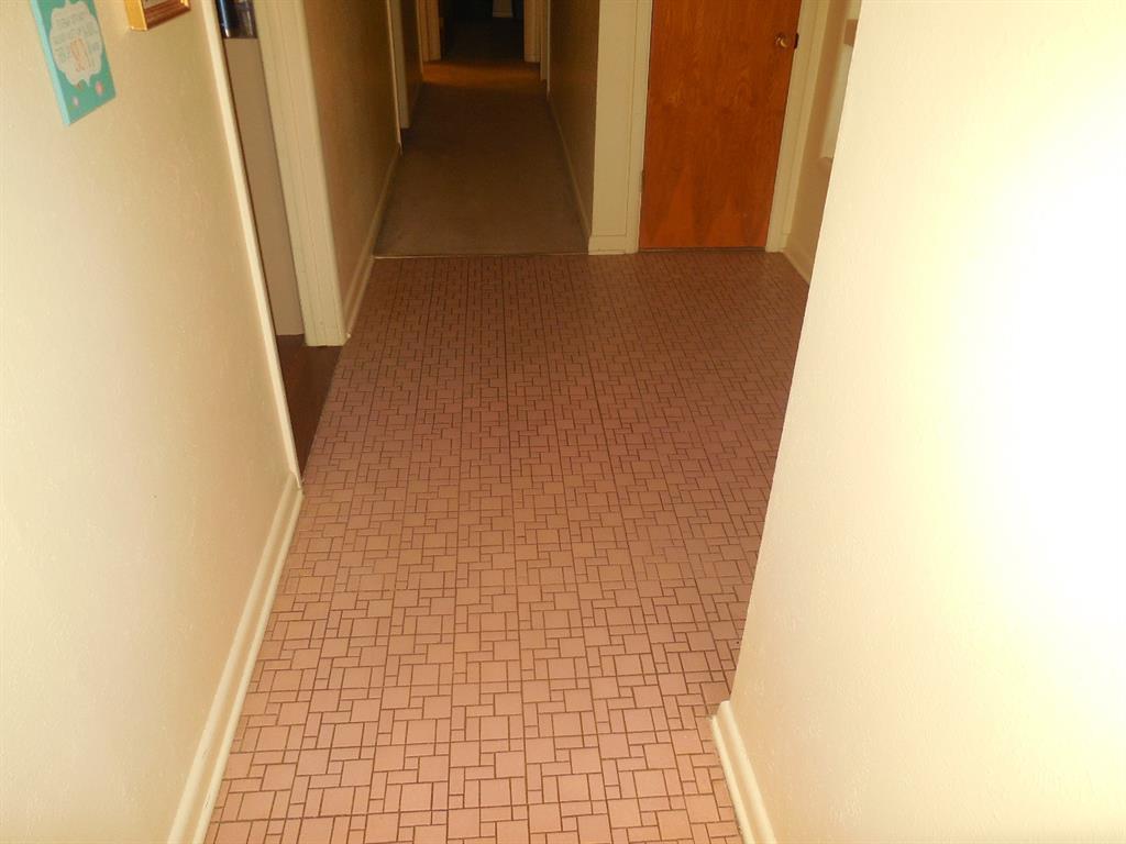 209 Breckenridge Road Ranger, TX 76470 - Photo 10 of 21 a view of balcony