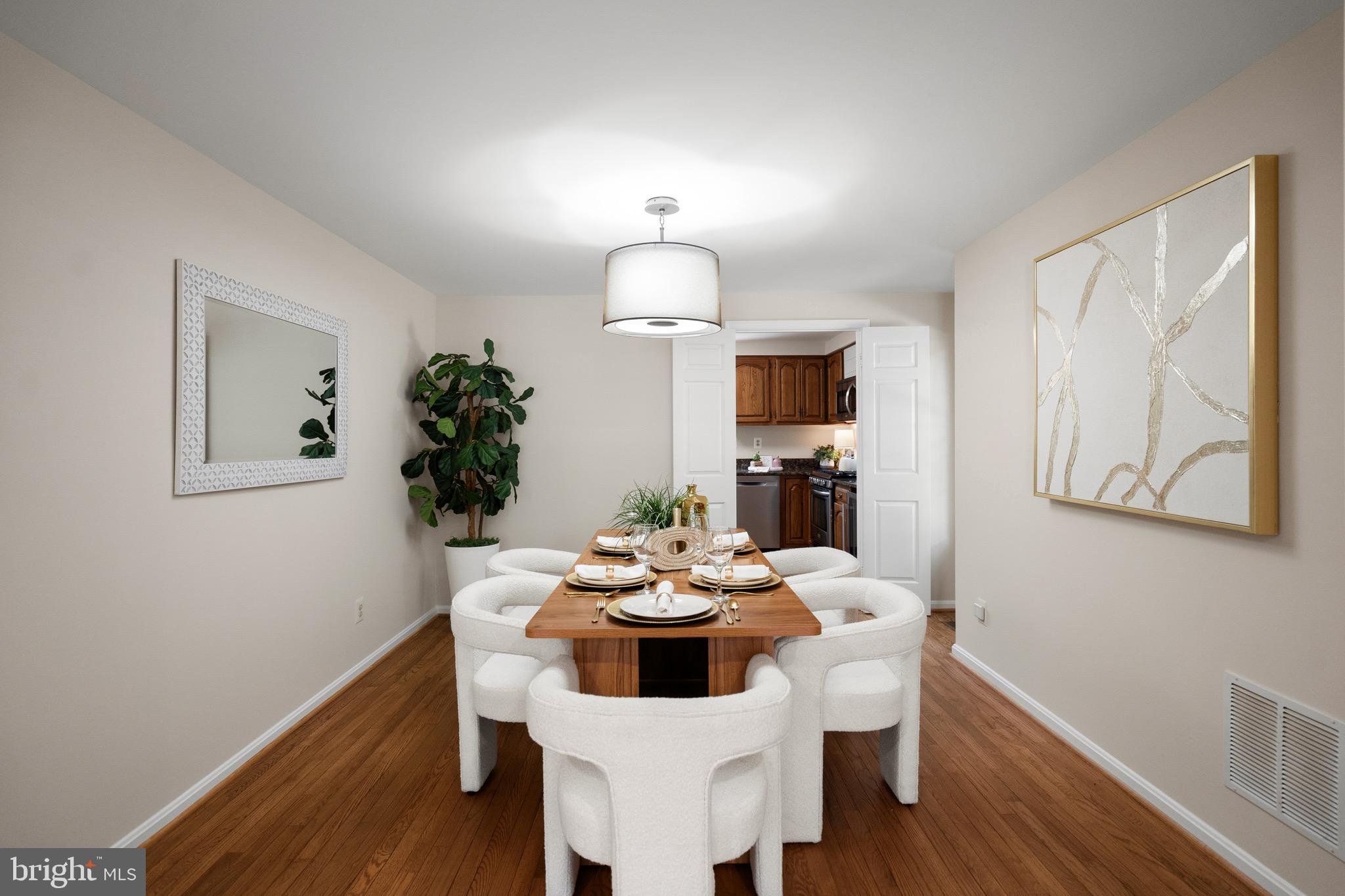 8943 Park Forest Drive Springfield, VA 22152 - Photo 15 of 74 Dining room