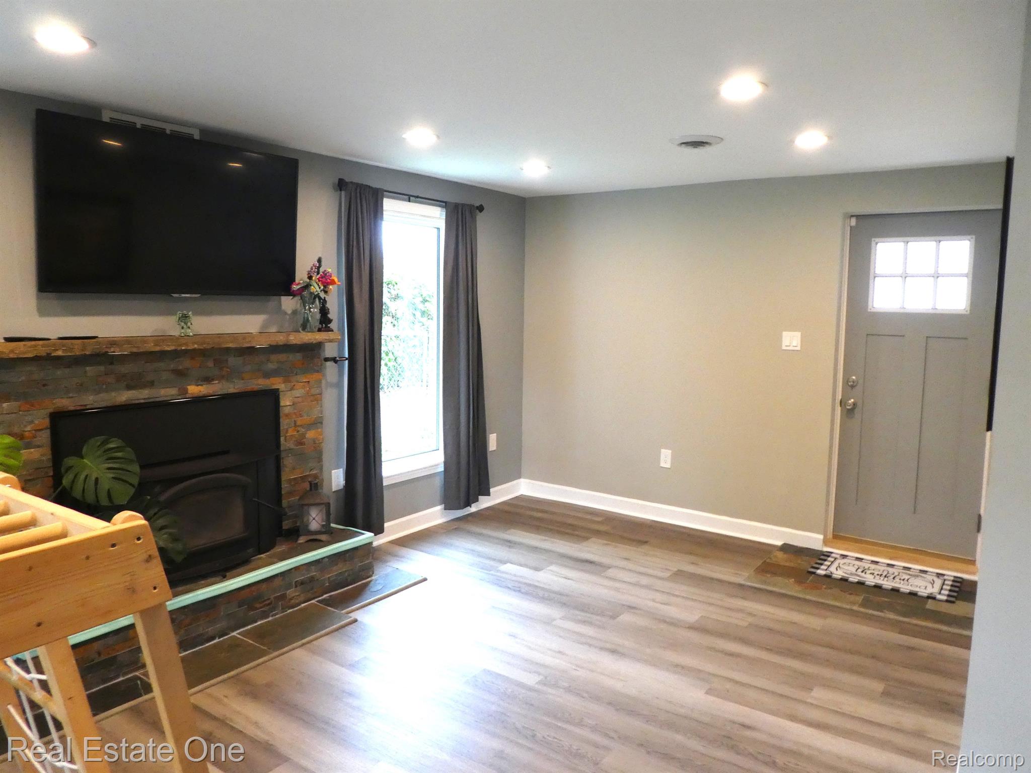 1734 Milverton Road Troy, MI 48083 - Photo 15 of 42 Gallery Image 15