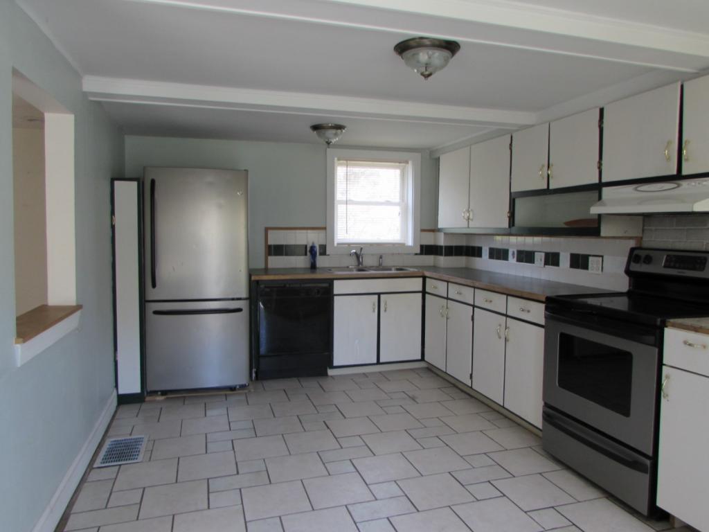 35 Lawrence Street Concord, NH 03301 - Photo 4 of 13 Gallery Image 4