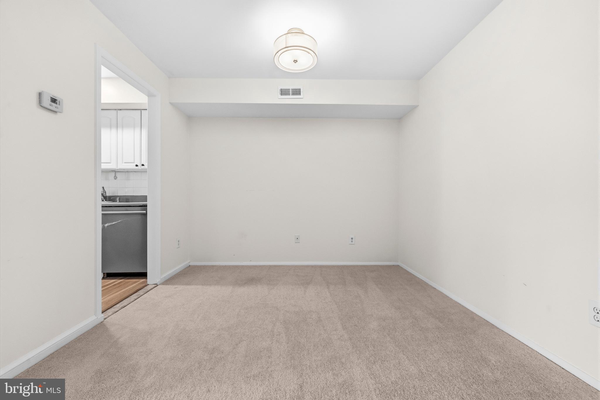 124 Haycock Road, Unit C2 Falls Church, VA 22046 - Photo 11 of 31 Gallery Image 11