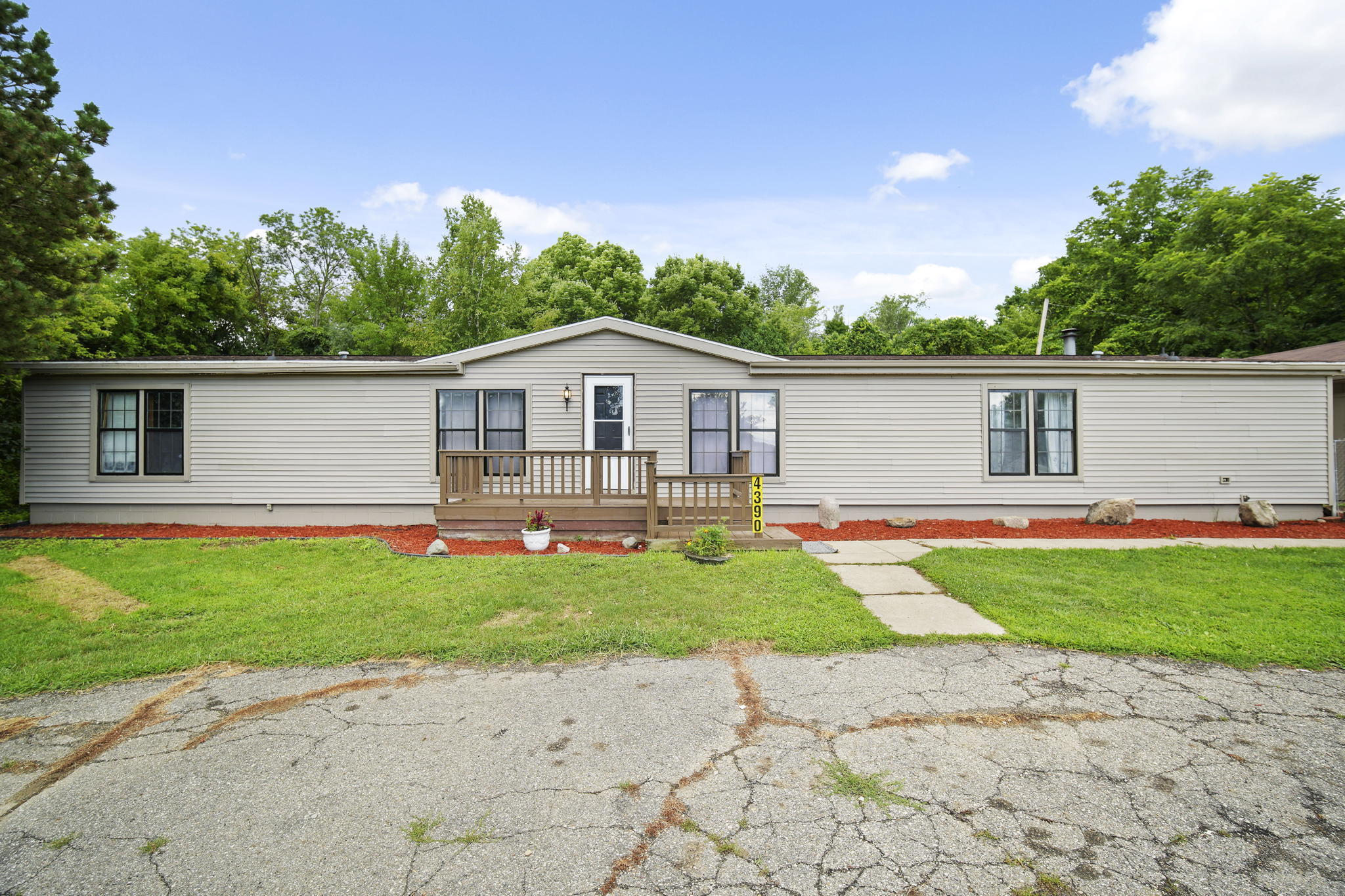 4390 Springbrook Road Jackson, MI 49201 - Photo 2 of 42 2