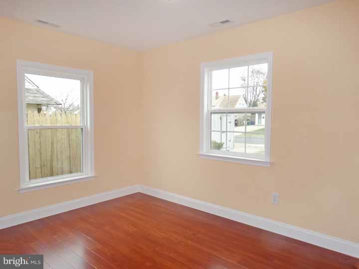 39 Woodbine Road Levittown, PA 19057 - Photo 11 of 22 Gallery Image 11
