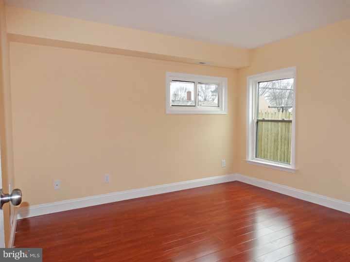 39 Woodbine Road Levittown, PA 19057 - Photo 12 of 22 Gallery Image 12