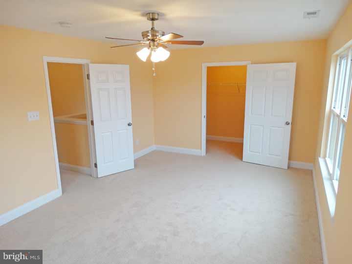 39 Woodbine Road Levittown, PA 19057 - Photo 18 of 22 Gallery Image 18