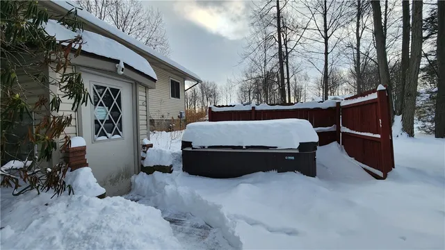 $299,900 | 2071 Stonehedge Drive, Ontario, NY 14519